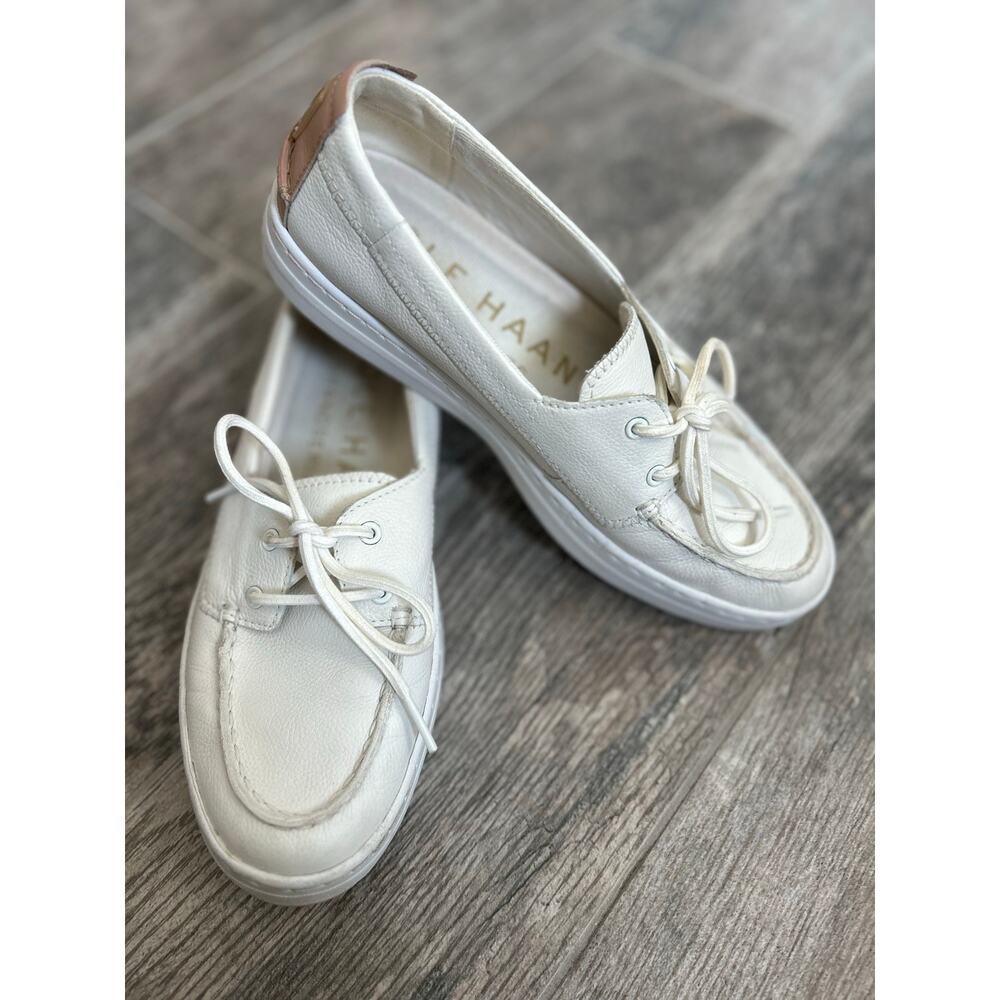 Women Cole Haan Cloud Weekender Boat Shoes Size 8B White
Leather